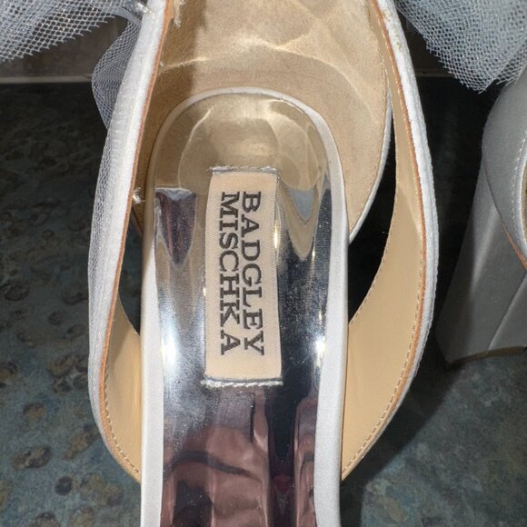 NWOB Badgley Mischka Satin Kim Mesh Bow Block Heel Sandals - 8 - Picture 7 of 10